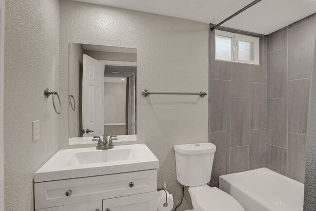 Building Photo - Westside Gem! 4 Beds, 3 Baths, Over 2,500 ...