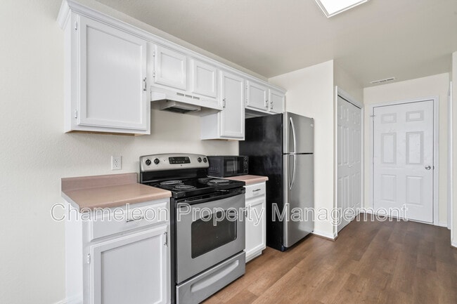 Building Photo - 2910 Dawn Ct