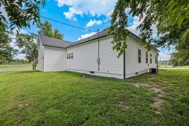 Building Photo - WELCOME HOME!