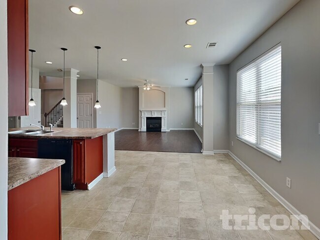 Building Photo - 5517 Village Trace