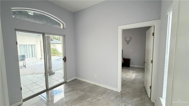 Building Photo - 30 Lilac Ave