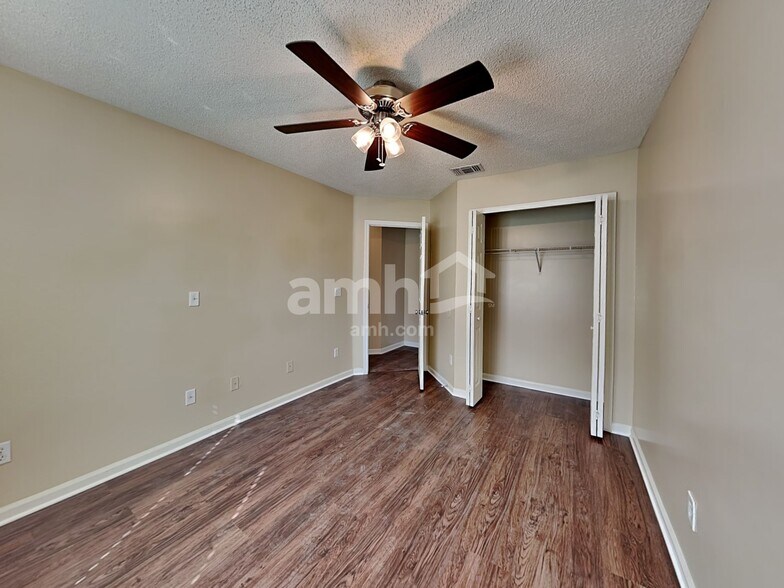 Building Photo - 2377 Companion Cir E