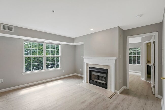 Building Photo - Don’t miss your chance to make it yours!