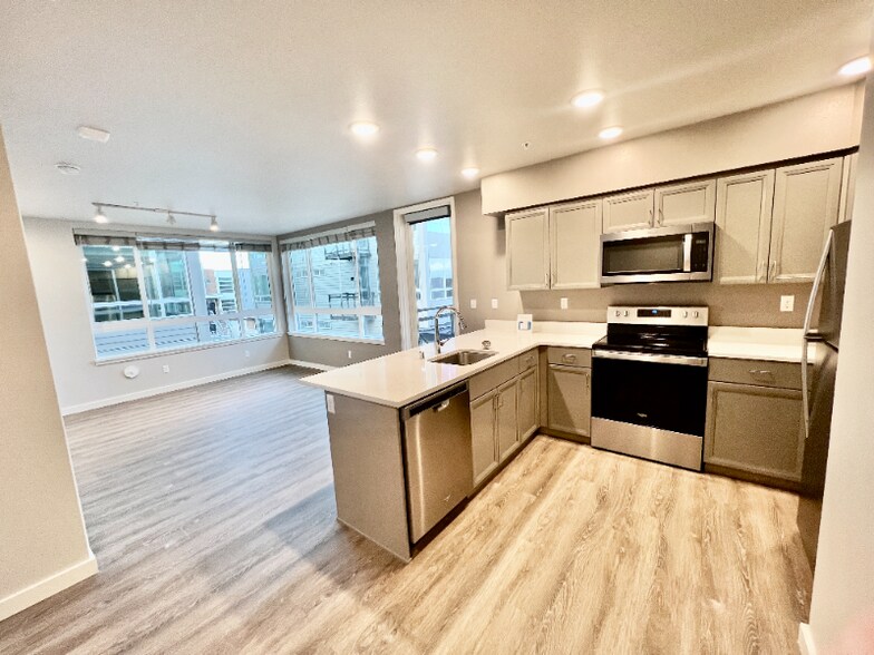 Building Photo - 2330 Yakima Ct