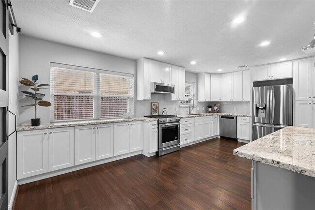 Building Photo - 1139 Lehman St
