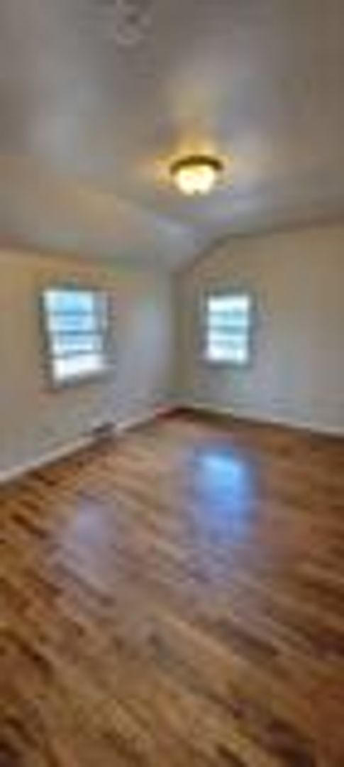 Building Photo - 3220 47th Ave