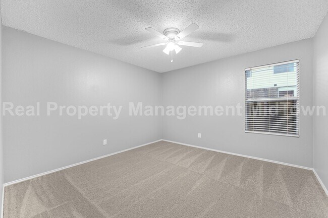 Building Photo - Charming 3-Bedroom Home in Arlington – Man...