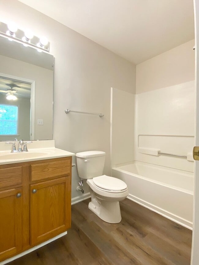 Building Photo - 330 Commons Dr