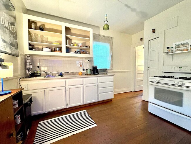 Building Photo - 1432 Glendale Blvd