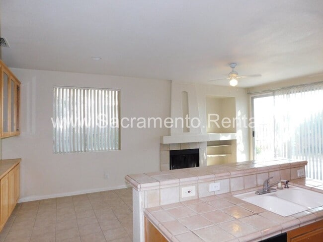 Building Photo - 4 br, 2 bath House - 4000 Saintsbury Drive