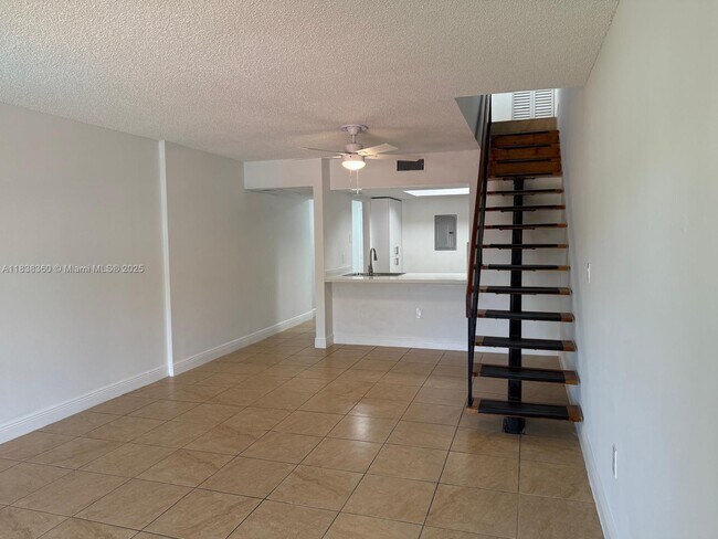 Building Photo - 1121 SW 105th Ave