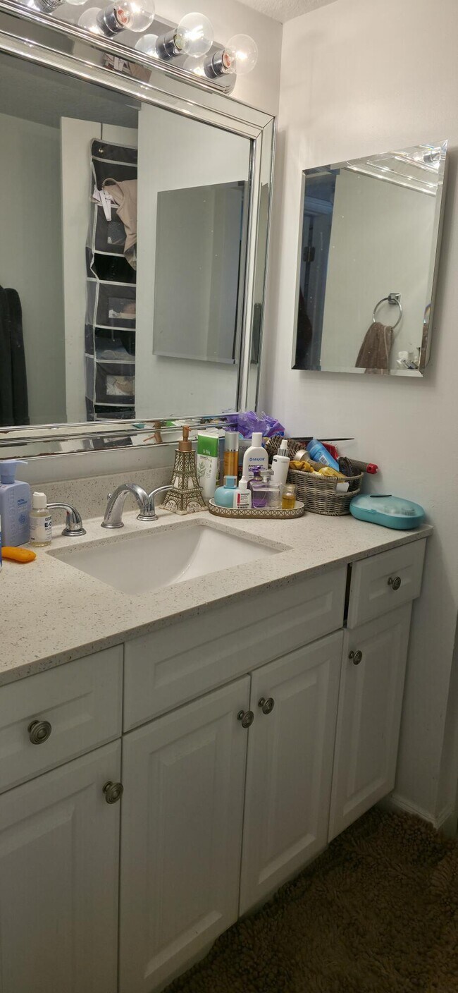 Building Photo - 6091 NW 61st Ave