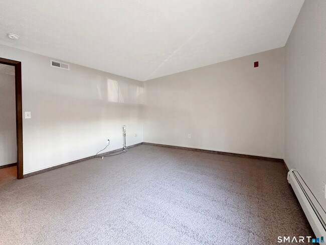 Building Photo - 23 Amato Dr