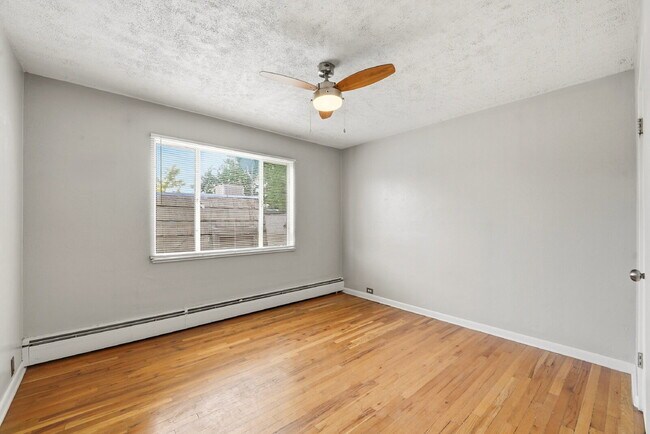 Building Photo - $1,480.95 with $300 off the first month's rent, 1 Beds - 1 Bath, Condo in Denver with Onsite Laun...