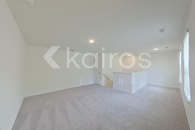 Building Photo - 677 Castillo Dr