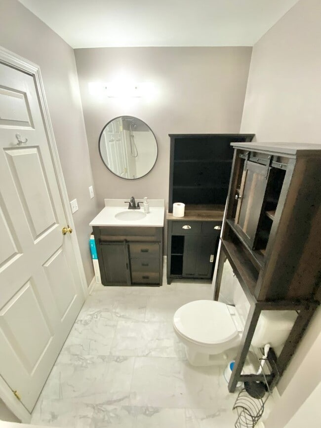 Building Photo - 1 Bedroom Apartment in Burlington VT Avail...