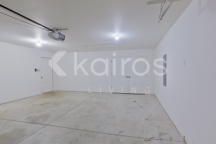 Building Photo - 202 Fieldstone Cir
