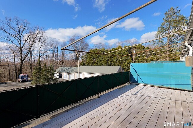 Building Photo - 44 Garden St