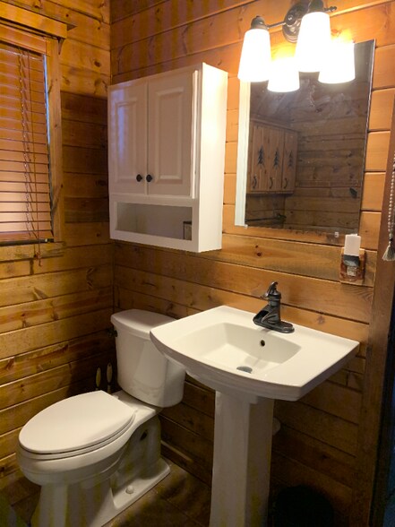 Building Photo - 1222 5th Ave SE