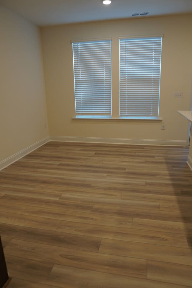 Building Photo - 60 Honeydew Wy