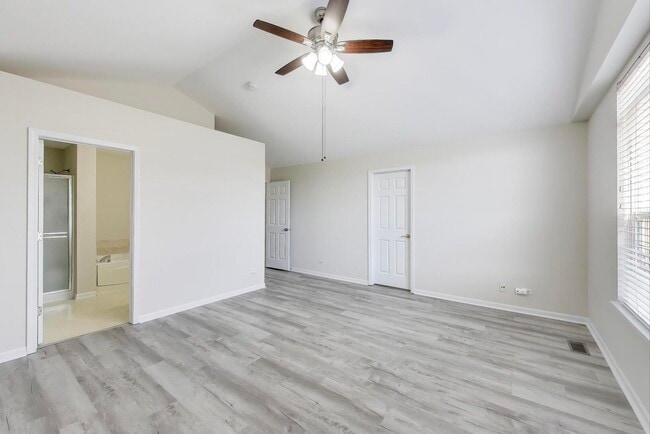 Building Photo - 23927 McMullin Cir