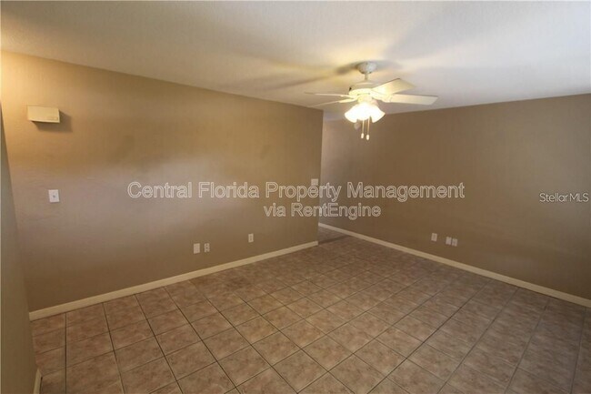 Building Photo - 1330 W Fowler Dr