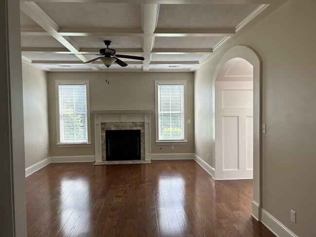 Building Photo - 222 Sunbury Dr