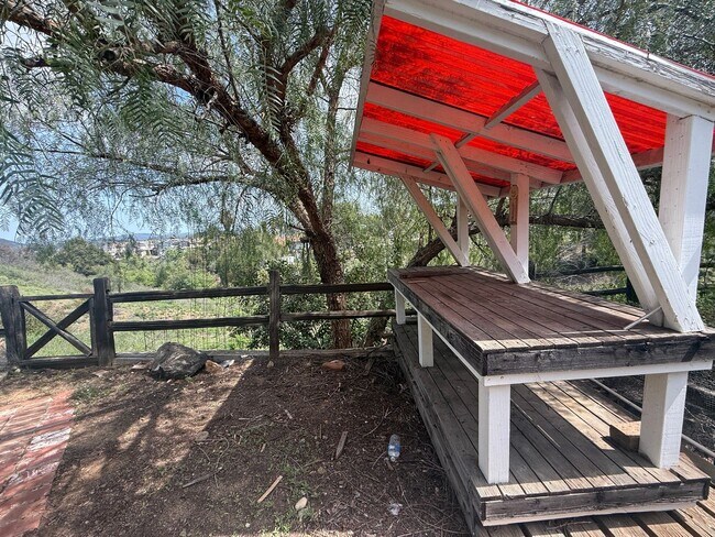 Building Photo - Pet-Friendly Hillside 4BR Home with New Flooring | Newbury Park