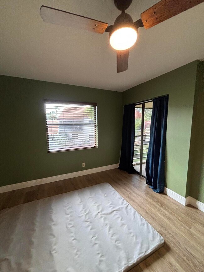 Building Photo - 3 Vía De Casas Sur