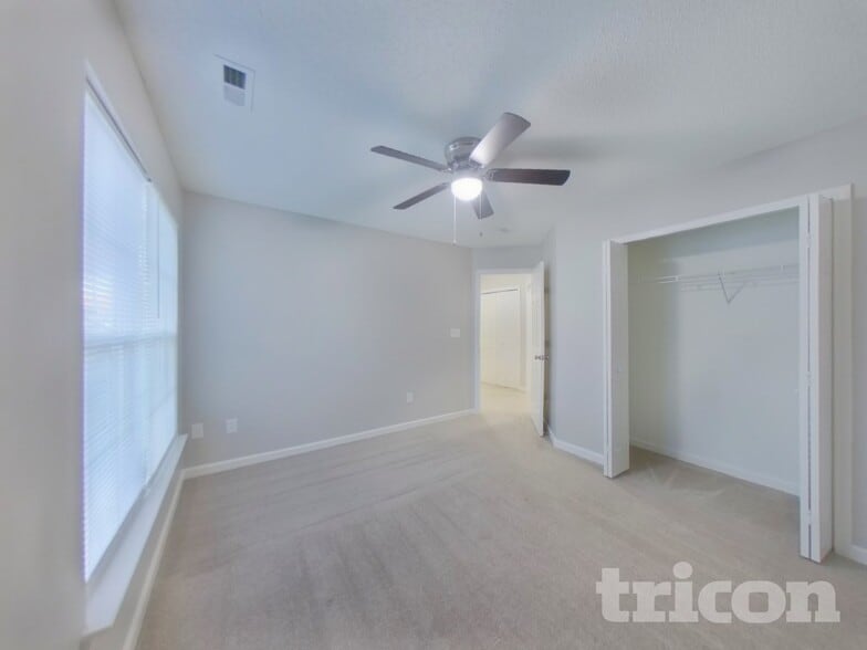 Building Photo - 3023 Willamette Valley Dr