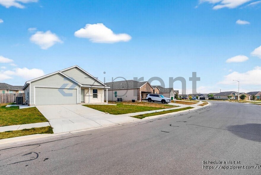 Primary Photo - 809 Riviera Ct