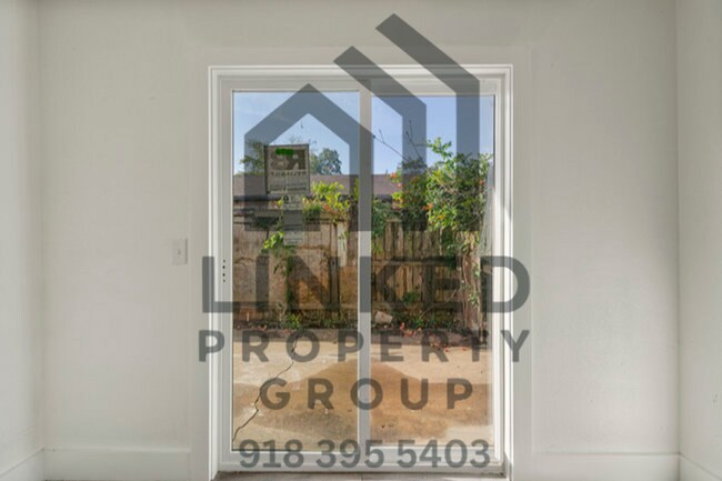 Building Photo - 1324 N Irvington Ave
