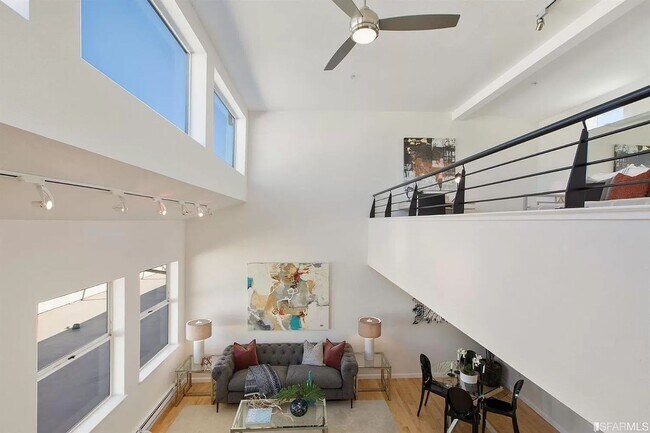 Building Photo - 317 29th St