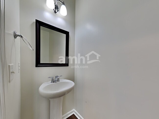 Building Photo - 509 Wayton Cir