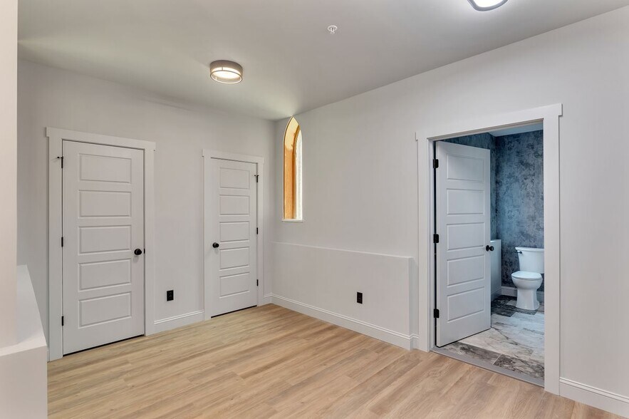 Building Photo - 36 Pawling Ave