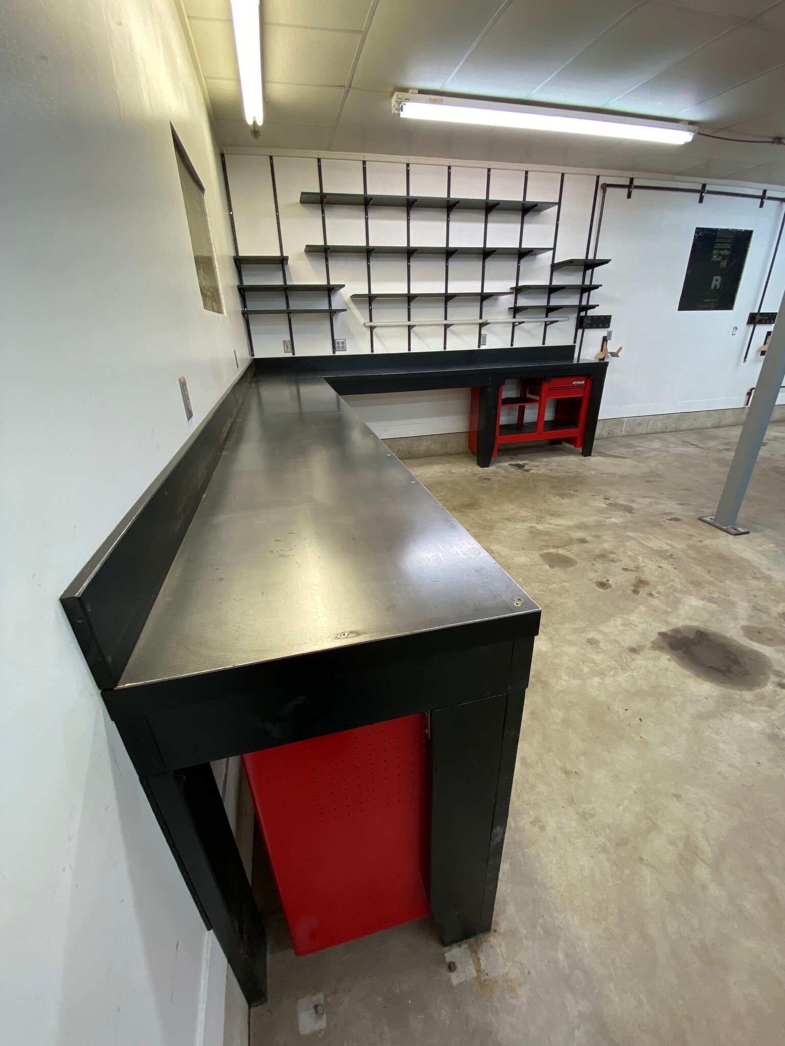 Garage #2 - 7012 W 138th Ln