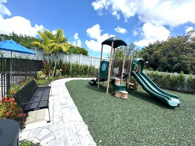 Building Photo - 12025 SW 83rd Pl
