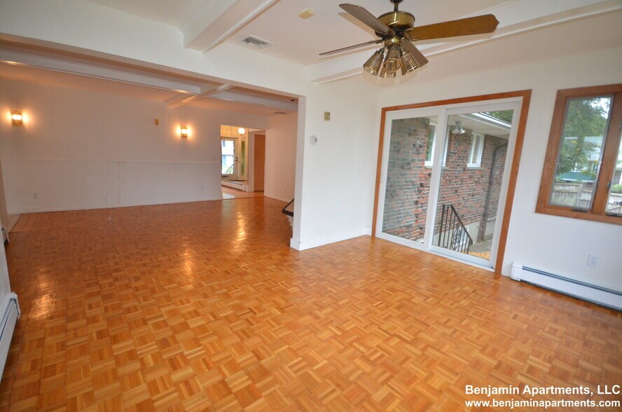Building Photo - 20 Mossdale Rd