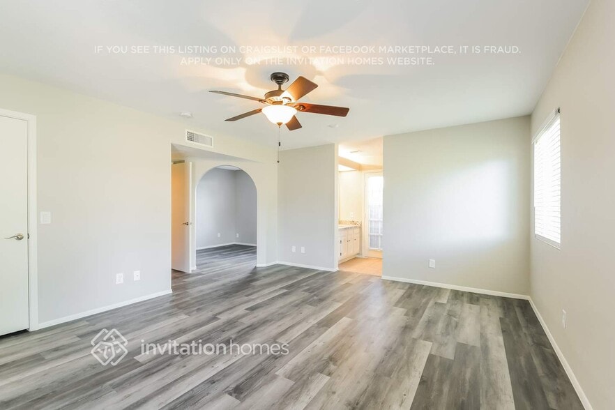 Building Photo - 4976 W Charleston Ave