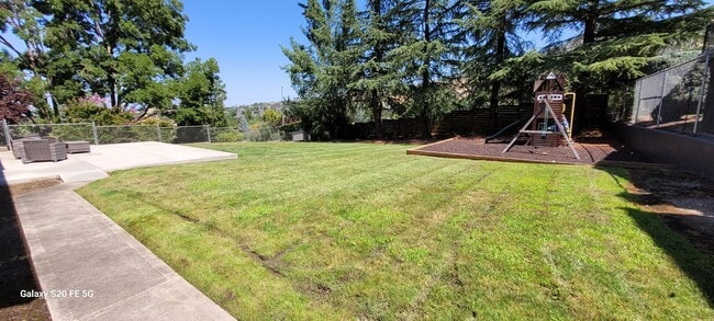 Building Photo - Beautiful Spacious Home for Rent
