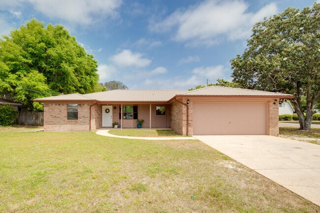 Primary Photo - 551 Juanita Ave
