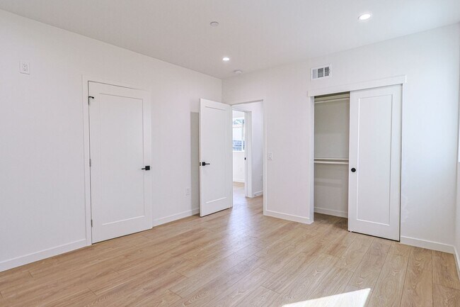 Building Photo - 4 Bed | 4.5 Bath | 2024 Construction | Tow...