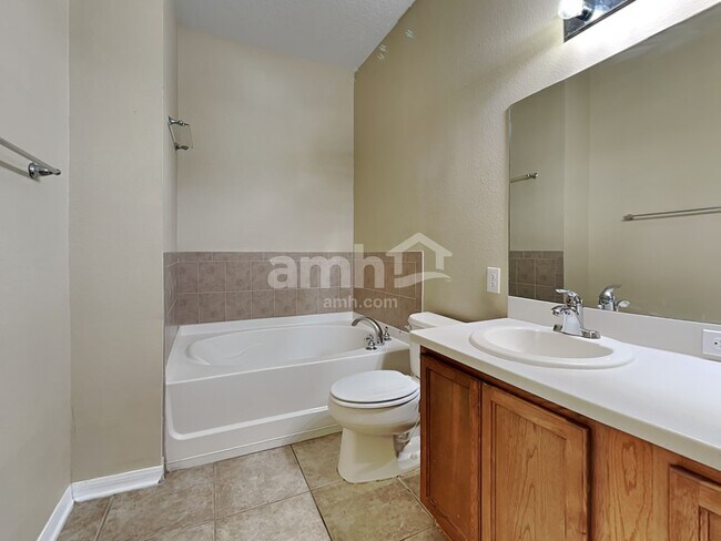 Building Photo - 10642 Dawns Light Dr