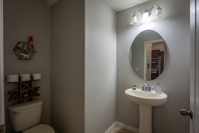 Building Photo - 11191 Savannah Landing Cir