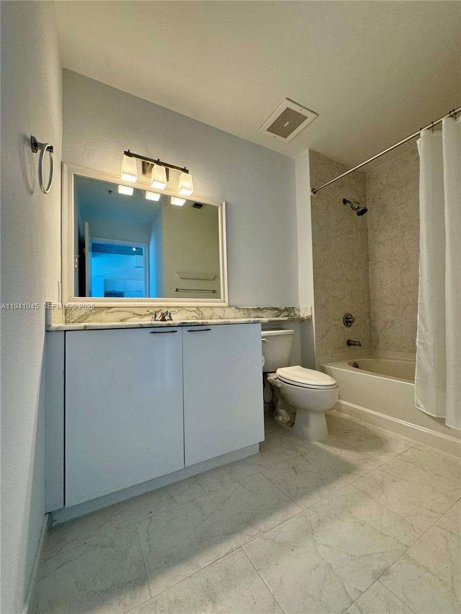 Building Photo - 234 NE 3rd St