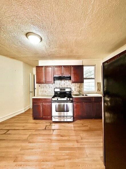 Building Photo - 98 Van Nostrand Ave