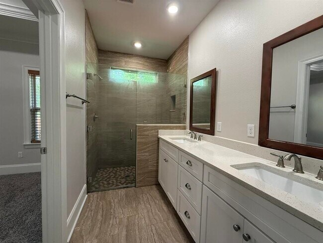 Building Photo - 855 Avery Park Dr