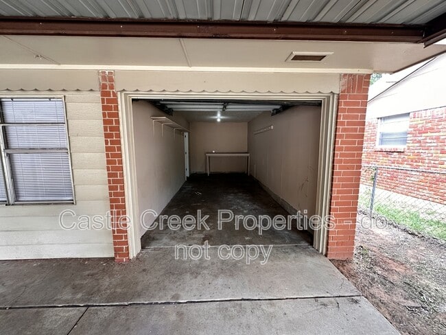 Building Photo - 5305 Brookdale Dr
