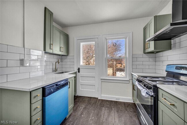 Building Photo - 4306 Buechner Ave