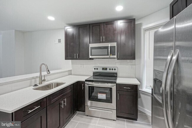 Building Photo - 1831 Point Breeze Ave